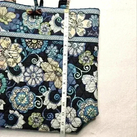 Vera Bradley Blue Cream  Floral  Cotton Large Tote Very Good Condition - Picture 12 of 12
